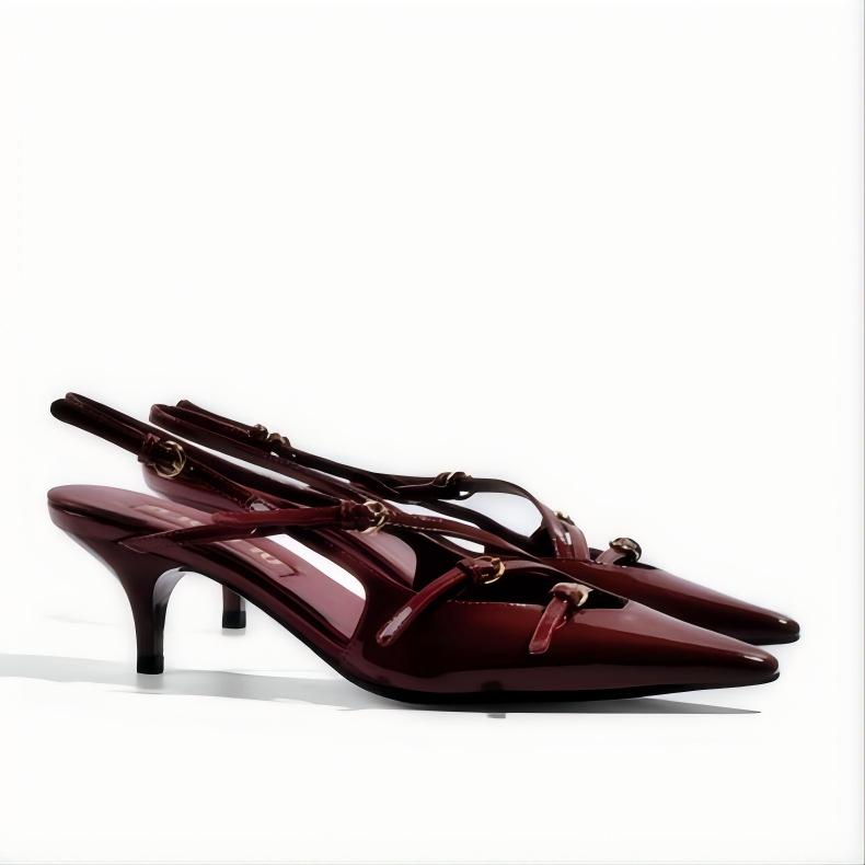 2025 autumn new pointed French belt buckle burgundy bag head sandals small square head retro patent leather high heels women 34
2025 autumn new pointed French belt buckle burgundy bag head sandals small square head retro patent leather high heels women 34