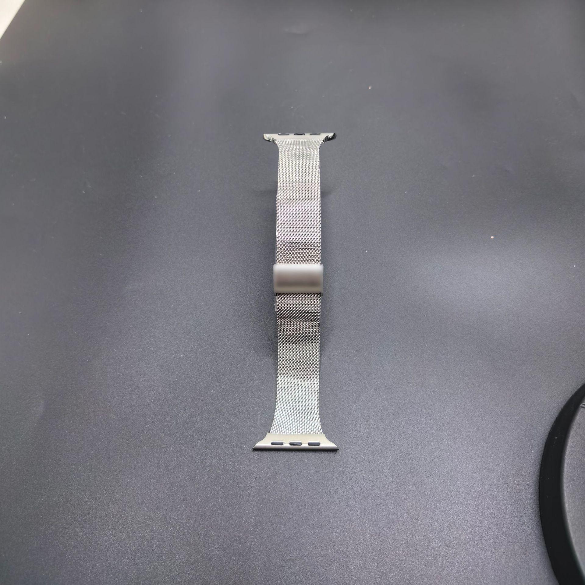 Apple Watch Milanese 05 Line Stainless Steel Band with Press Buckle 49mm, 46mm, 45mm, 44mm, 42mm срібний
Apple Watch Milanese 05 Line Stainless Steel Band with Press Buckle 49mm, 46mm, 45mm, 44mm, 42mm срібний