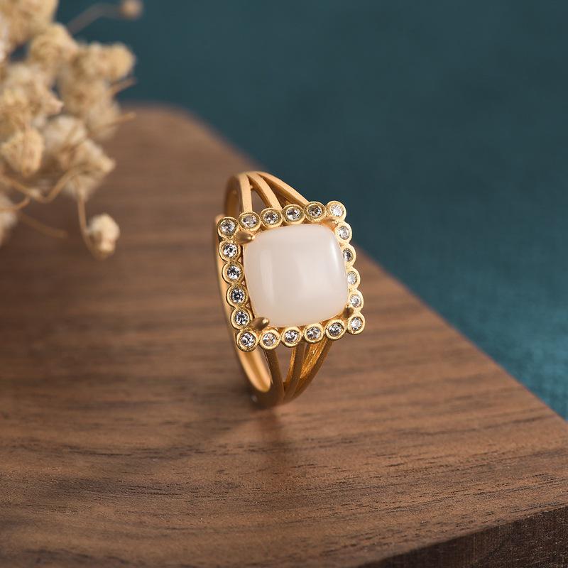 Chinese Court-Style Square White Jade Agate Gold Ring - Ancient Costume Hanfu Accessory Adjustable Open
Chinese Court-Style Square White Jade Agate Gold Ring - Ancient Costume Hanfu Accessory Adjustable Open