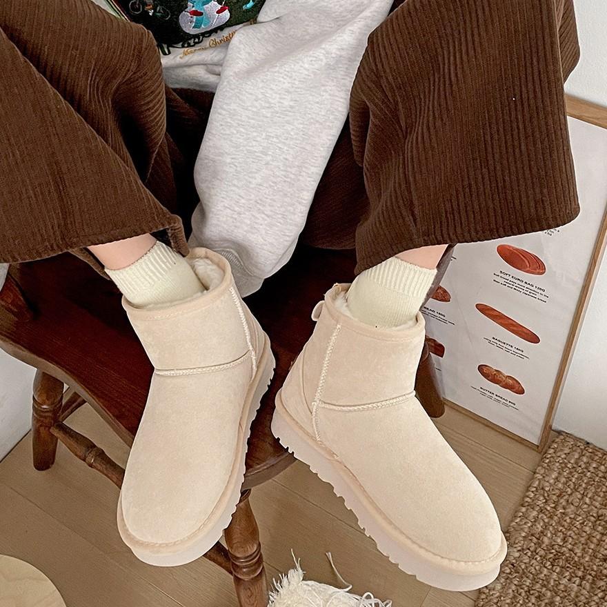 Fur integrated fleece thickened platform snow boots women s 2025 new winter warm one-pedal short cotton shoes 35 бежевый
Fur integrated fleece thickened platform snow boots women s 2025 new winter warm one-pedal short cotton shoes 35 бежевый