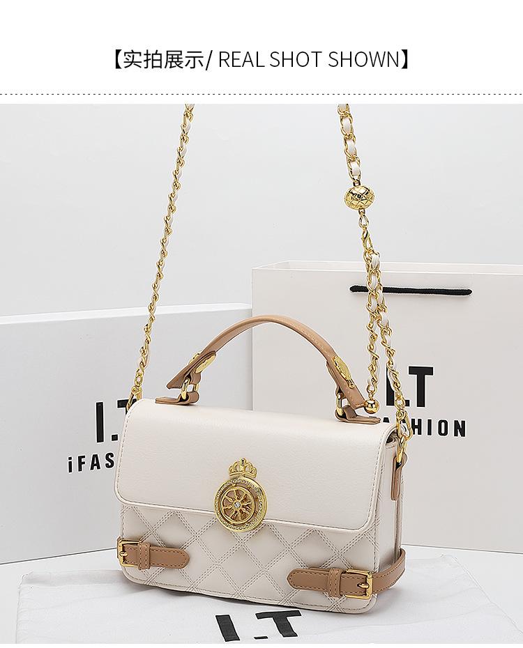 The New Single Shoulder Crossbody Small Square Bag, Small Golden Ball Diamond Grid Women s Bag, Comes with A Running Handbag Chain белый
The New Single Shoulder Crossbody Small Square Bag, Small Golden Ball Diamond Grid Women s Bag, Comes with A Running Handbag Chain белый
