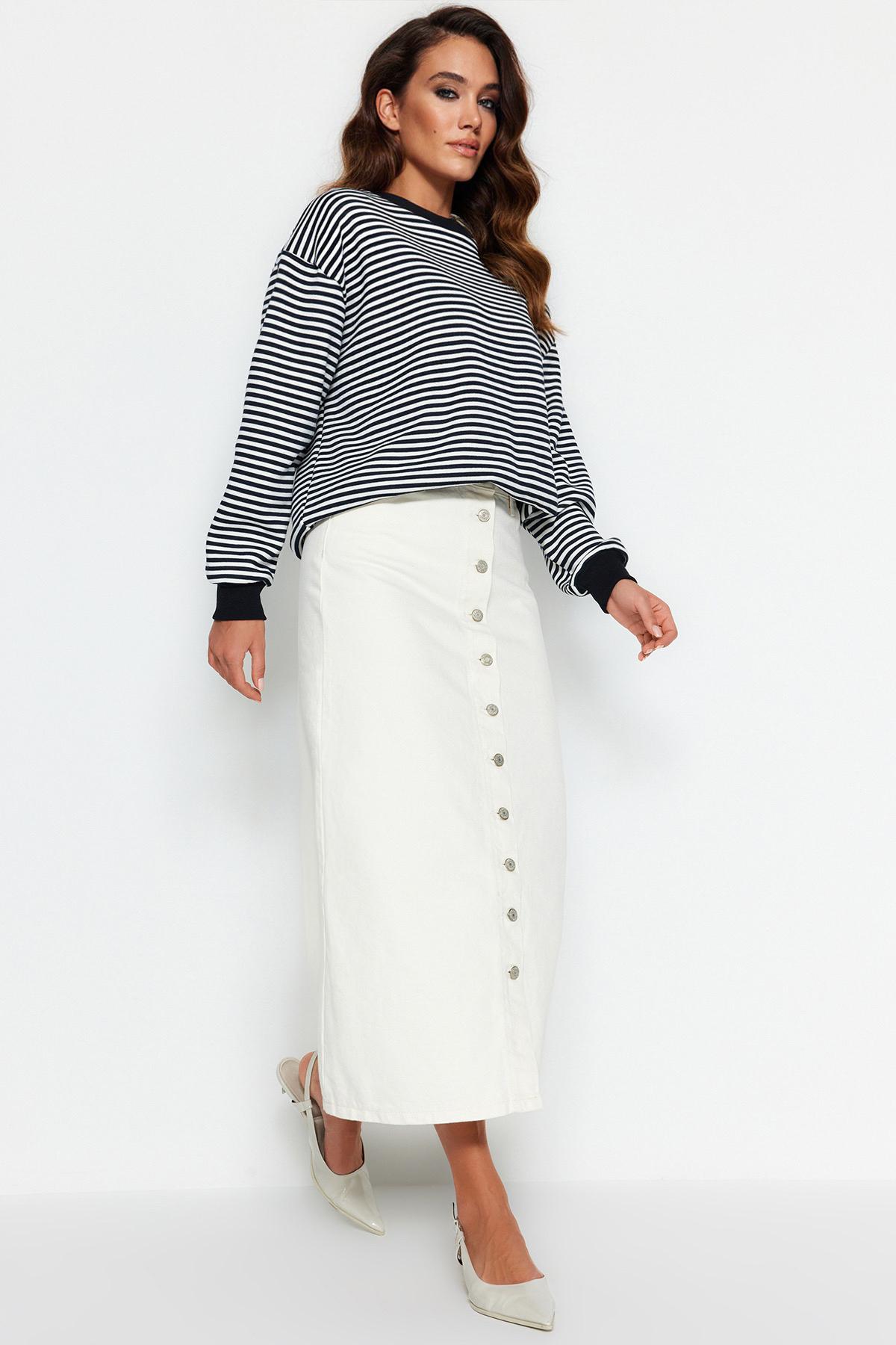 Джинсовая юбка с застежкой на пуговицы цвета экрю TCTSS23EE00024.. 
Джинсовая юбка с застежкой на пуговицы цвета экрю TCTSS23EE00024..