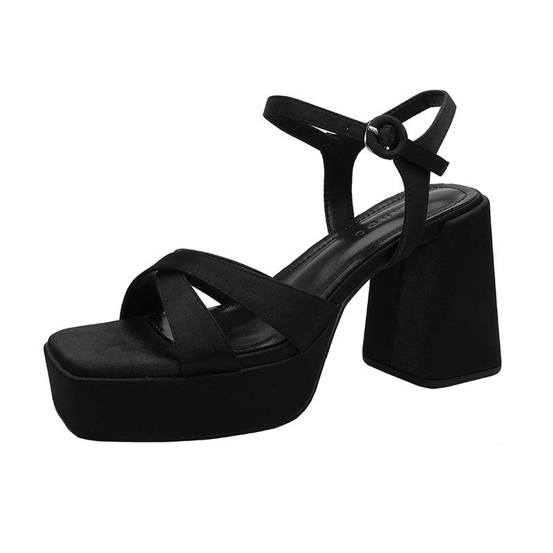 2 summer new square head high heels platform waterproof table celebrity temperament open toe word with catwalk thick heel sandals 39 чорний
2 summer new square head high heels platform waterproof table celebrity temperament open toe word with catwalk thick heel sandals 39 чорний