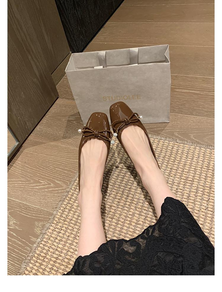 Sheepskin version French leather silver Mary Jane single shoes women s rhinestone shoes bow ballet shoes flat shoes 35
Sheepskin version French leather silver Mary Jane single shoes women s rhinestone shoes bow ballet shoes flat shoes 35