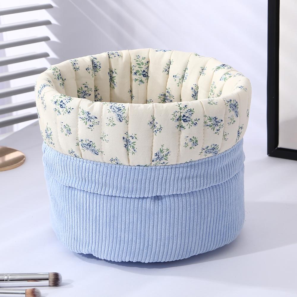 Роскошная круглая косметичка большой вместимости - Дизайн с поперечными фитилями для удобного хранения косметики
Роскошная круглая косметичка большой вместимости - Дизайн с поперечными фитилями для удобного хранения косметики