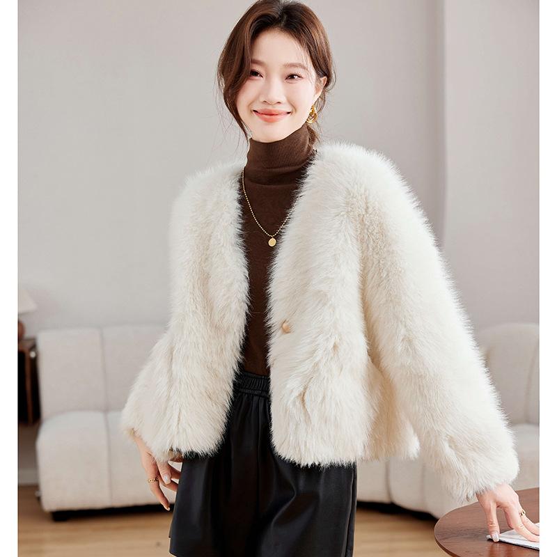 Korean version of temperament fur integrated women s imitation fur foreign style jacket women s 2024 autumn and winter new loose V-neck top Average size 90-67.5 kg білий
Korean version of temperament fur integrated women s imitation fur foreign style jacket women s 2024 autumn and winter new loose V-neck top Average size 90-67.5 kg білий