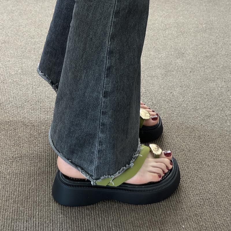 Set of toe slippers women s summer new fashion versatile metal thick bottom comfortable casual foot cold slippers 35 чёрный
Set of toe slippers women s summer new fashion versatile metal thick bottom comfortable casual foot cold slippers 35 чёрный