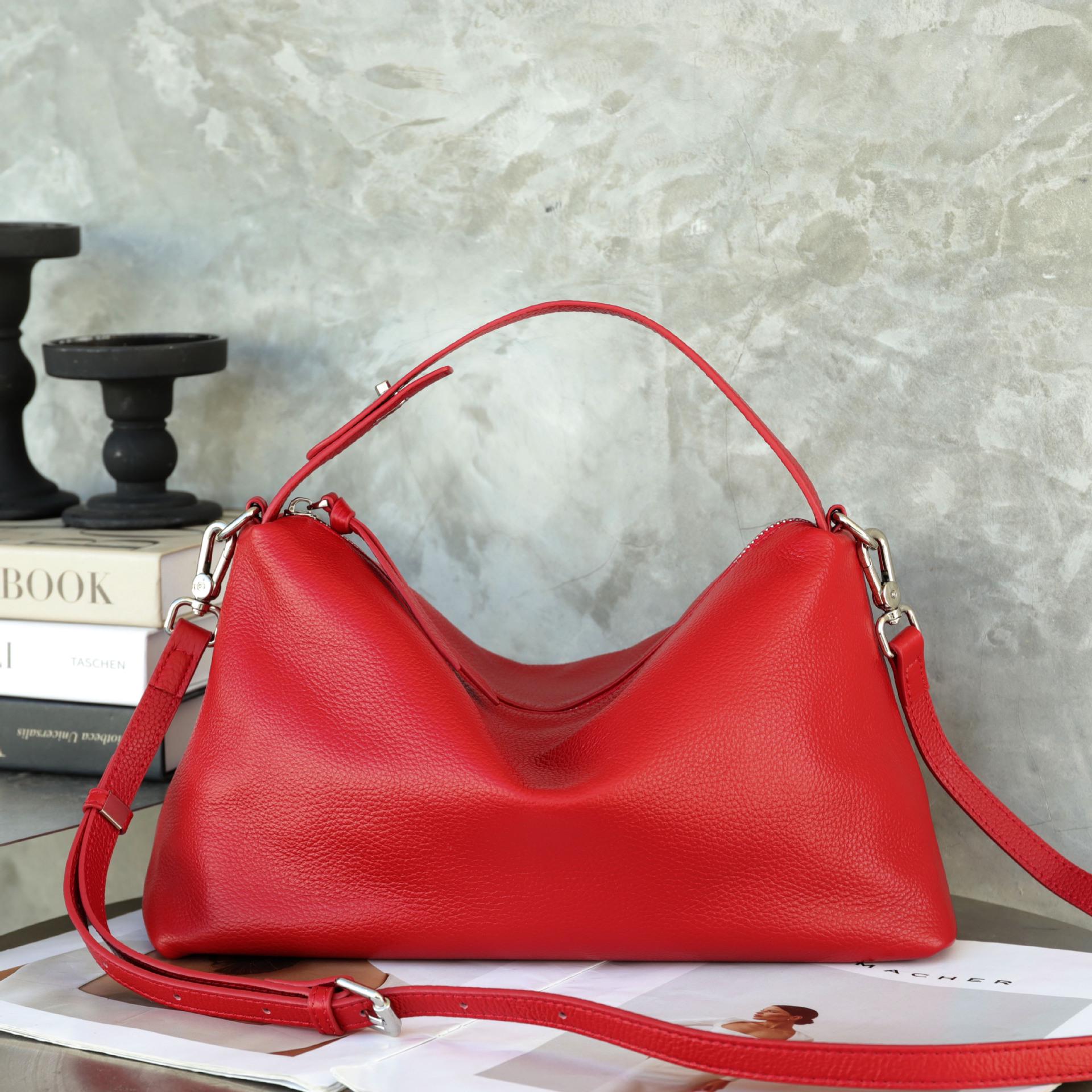 Genuine Leather Women s Large Capacity Underarm Bag - 2025 New Casual Commuter Style Dumpling Bag 31x12x19 CM червоний
Genuine Leather Women s Large Capacity Underarm Bag - 2025 New Casual Commuter Style Dumpling Bag 31x12x19 CM червоний
