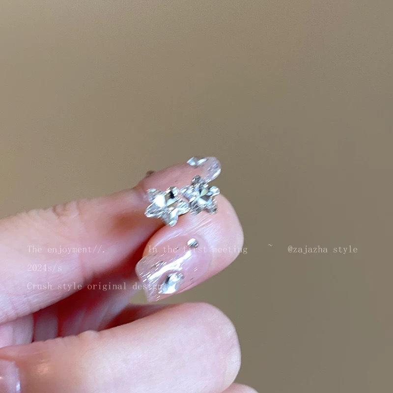 Color super shining stars zircon stud earrings women s early spring small exquisite temperament earrings niche design sense high-end earrings белый
Color super shining stars zircon stud earrings women s early spring small exquisite temperament earrings niche design sense high-end earrings белый