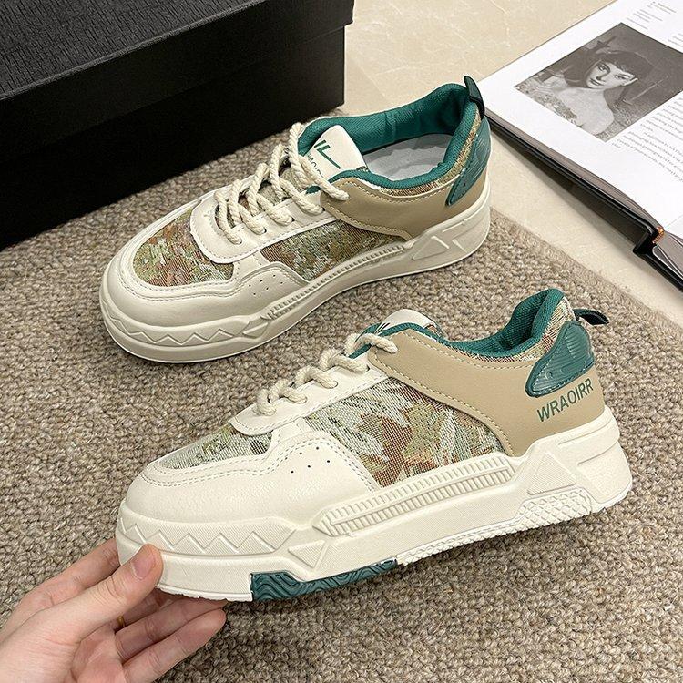 Весенне-летние новые женские кроссовки на платформе из мягкой кожи, модные студенческие повседневные кроссовки Secret Forest для женщин 40
Весенне-летние новые женские кроссовки на платформе из мягкой кожи, модные студенческие повседневные кроссовки Secret Forest для женщин 40