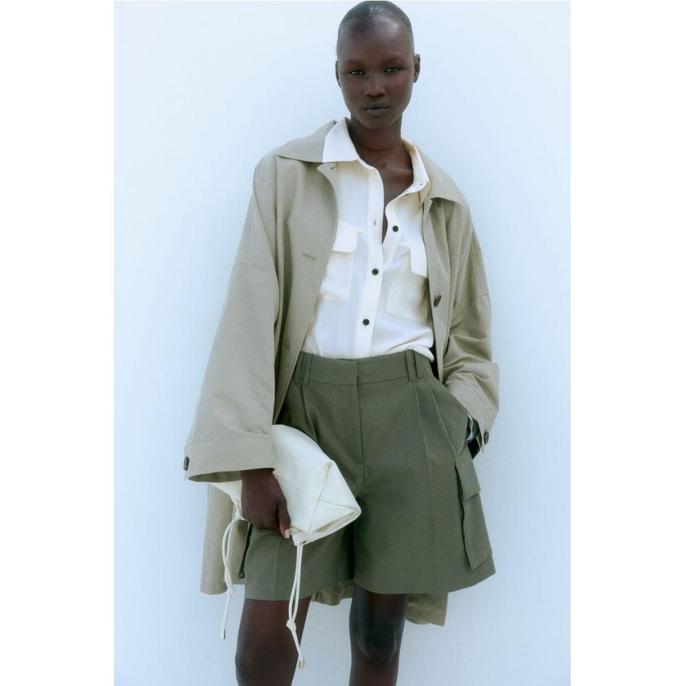 Рубашка из крепа HM белая
Рубашка из крепа HM белая