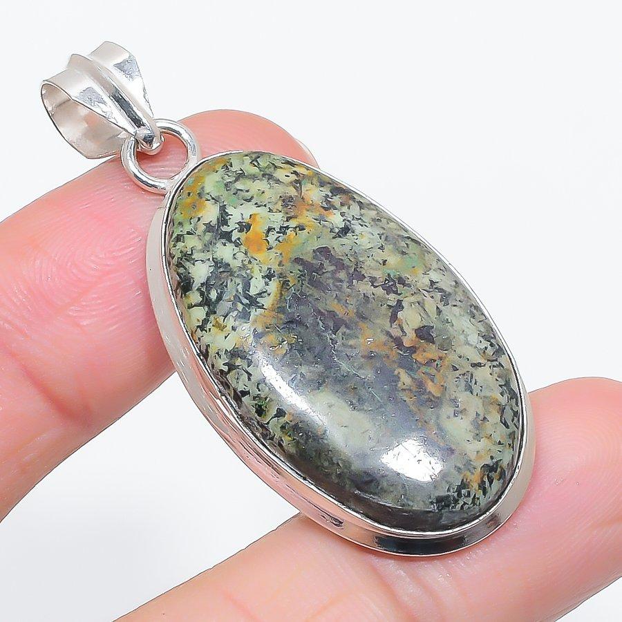 Natural Tibetan Turquoise 925 Sterling Silver Jewelry Pendant 2.05 p6O59
Natural Tibetan Turquoise 925 Sterling Silver Jewelry Pendant 2.05 p6O59