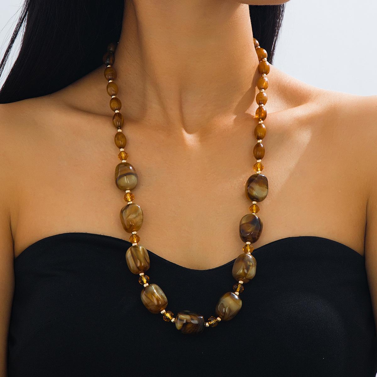 1PC blue fluorescent resin irregular geometric resin beaded necklace, elegant and fashionable personality темно-коричневого кольору
1PC blue fluorescent resin irregular geometric resin beaded necklace, elegant and fashionable personality темно-коричневого кольору