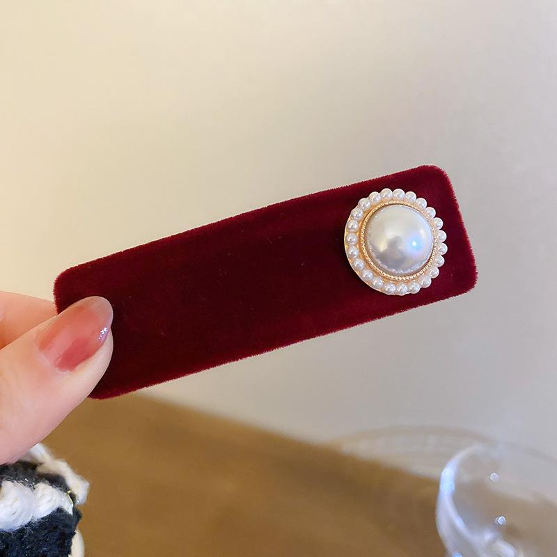 Retro Red Rhinestone Pearl Bow Hair Clips - Christmas Series for Women
Retro Red Rhinestone Pearl Bow Hair Clips - Christmas Series for Women