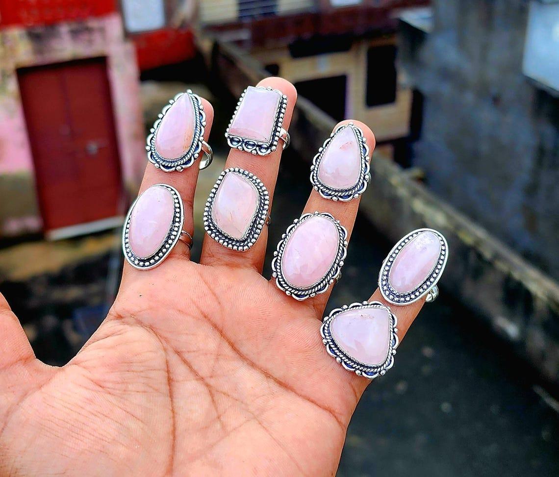 Rose Quartz Women Rings, Pink Rose Quartz Gemstone Handmade Rings For Women, Wholesale Lot For Bulk sale 5-12 Mix рожевий
Rose Quartz Women Rings, Pink Rose Quartz Gemstone Handmade Rings For Women, Wholesale Lot For Bulk sale 5-12 Mix рожевий