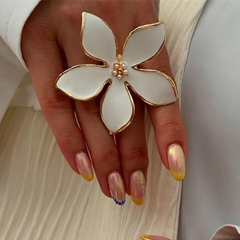 Elegant White Flower Rings for Women Vintage Big Petals Open Chunky Finger Ring Romantic Glazed Design Wedding Knuckle Zircon
Elegant White Flower Rings for Women Vintage Big Petals Open Chunky Finger Ring Romantic Glazed Design Wedding Knuckle Zircon