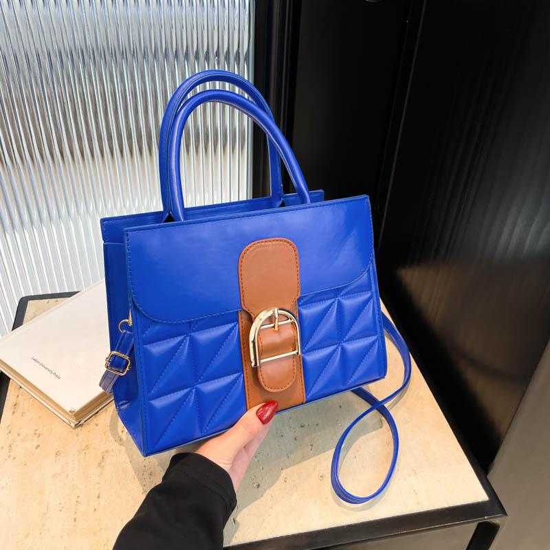 2025 new autumn and winter retro fashion simple casual versatile trend single shoulder crossbody simple small square bag червоний
2025 new autumn and winter retro fashion simple casual versatile trend single shoulder crossbody simple small square bag червоний