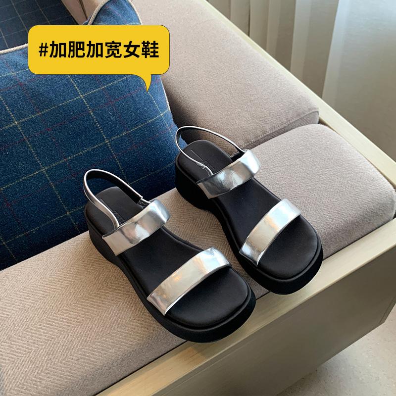 Platform sandals women s summer wear cool slippers silver casual women s shoes wide fat feet plus fat large size women s shoes 45 срібний
Platform sandals women s summer wear cool slippers silver casual women s shoes wide fat feet plus fat large size women s shoes 45 срібний