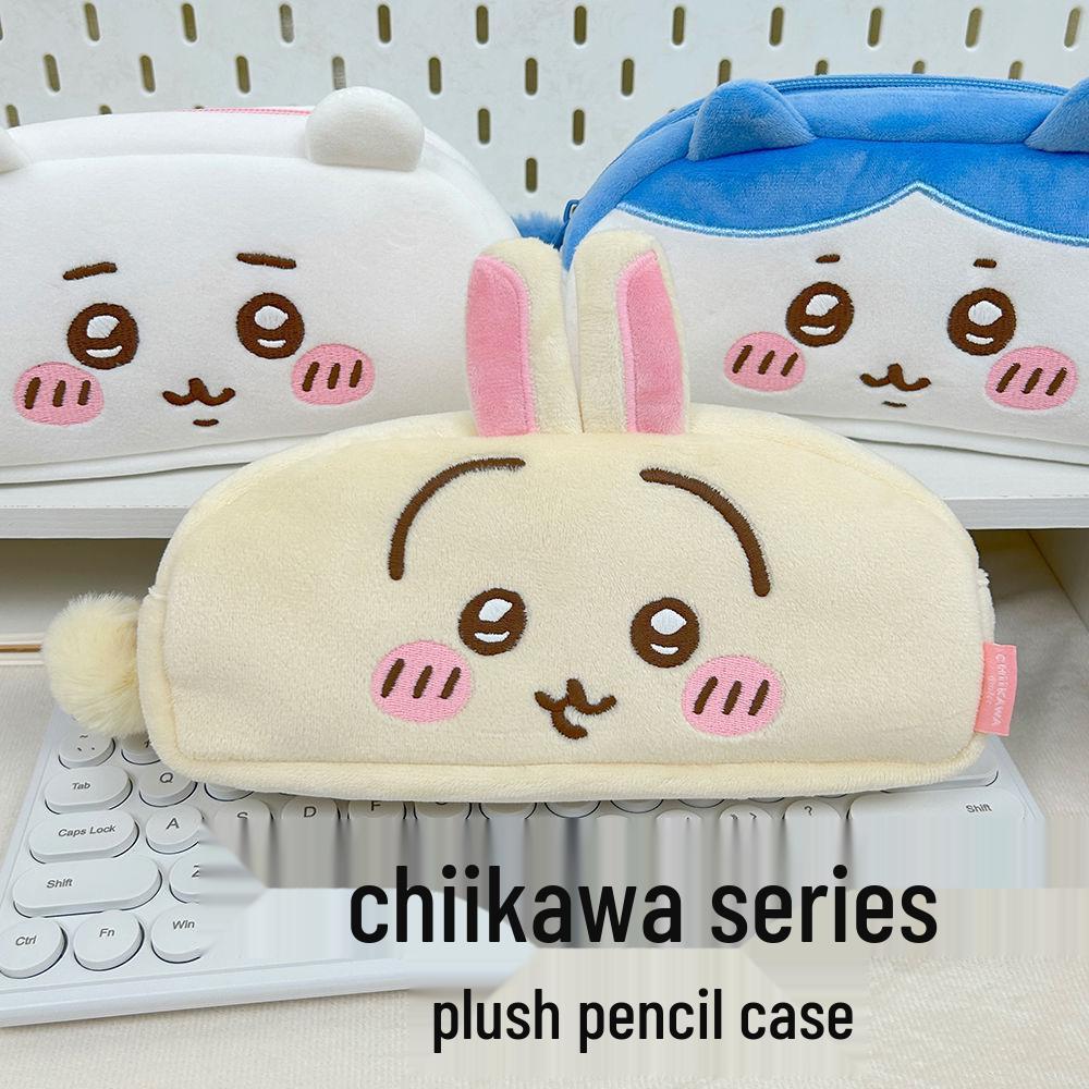 Плюшевый пенал Chiikawa Usagi Xiao Ba - Милая сумка для канцелярских принадлежностей большой вместимости для студентов
Плюшевый пенал Chiikawa Usagi Xiao Ba - Милая сумка для канцелярских принадлежностей большой вместимости для студентов