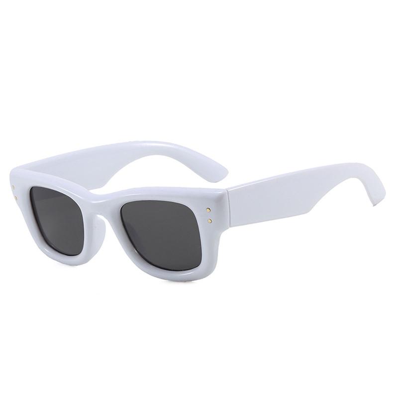 SO&EI New Square Rivets Women Gradient Sunglasses Shades UV400 Fashion Orange Blue Men Trending Sun Glasses As the picture
SO&EI New Square Rivets Women Gradient Sunglasses Shades UV400 Fashion Orange Blue Men Trending Sun Glasses As the picture