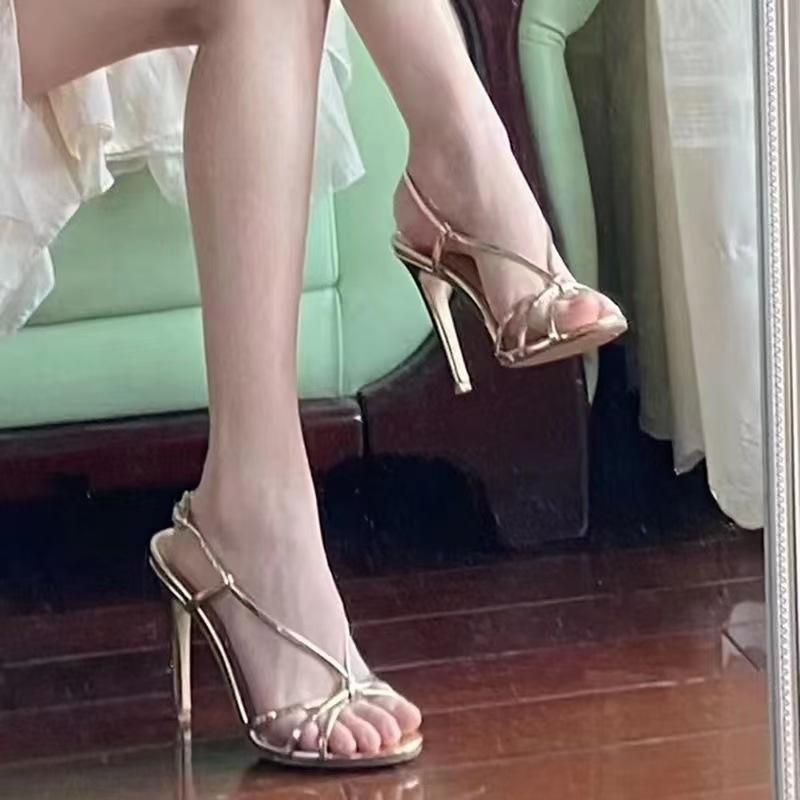 French high heels women s stiletto tide strap summer 2025 new hollow solid color open-toed fashion sandals 35
French high heels women s stiletto tide strap summer 2025 new hollow solid color open-toed fashion sandals 35