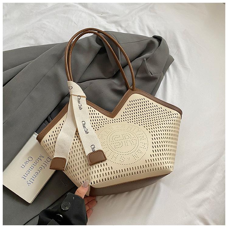 Tote bag women s large capacity 2025 new trendy bag, high-end leisure shoulder bag, college student class commuter bag
Tote bag women s large capacity 2025 new trendy bag, high-end leisure shoulder bag, college student class commuter bag