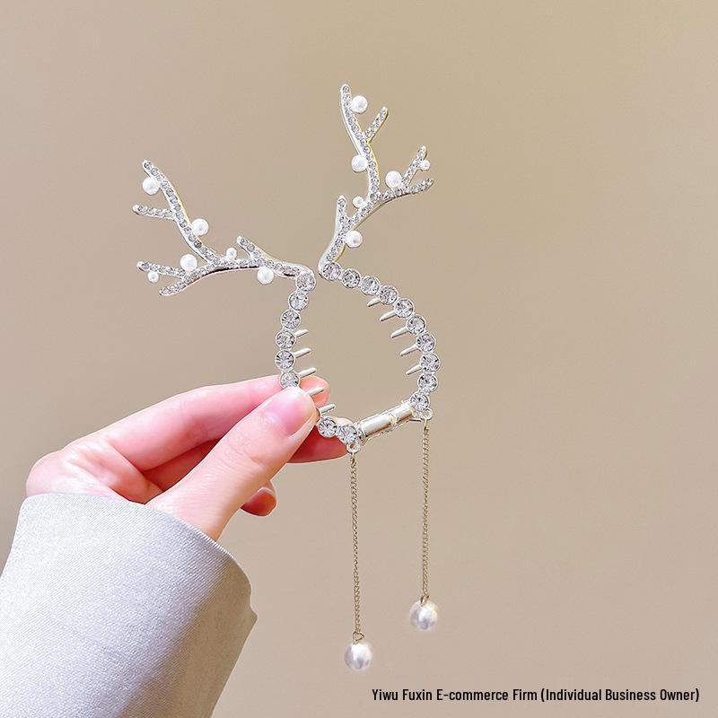 Elegant Christmas Reindeer Antler Hair Clip with Tassels - High Ponytail Styling Claw Clip
Elegant Christmas Reindeer Antler Hair Clip with Tassels - High Ponytail Styling Claw Clip