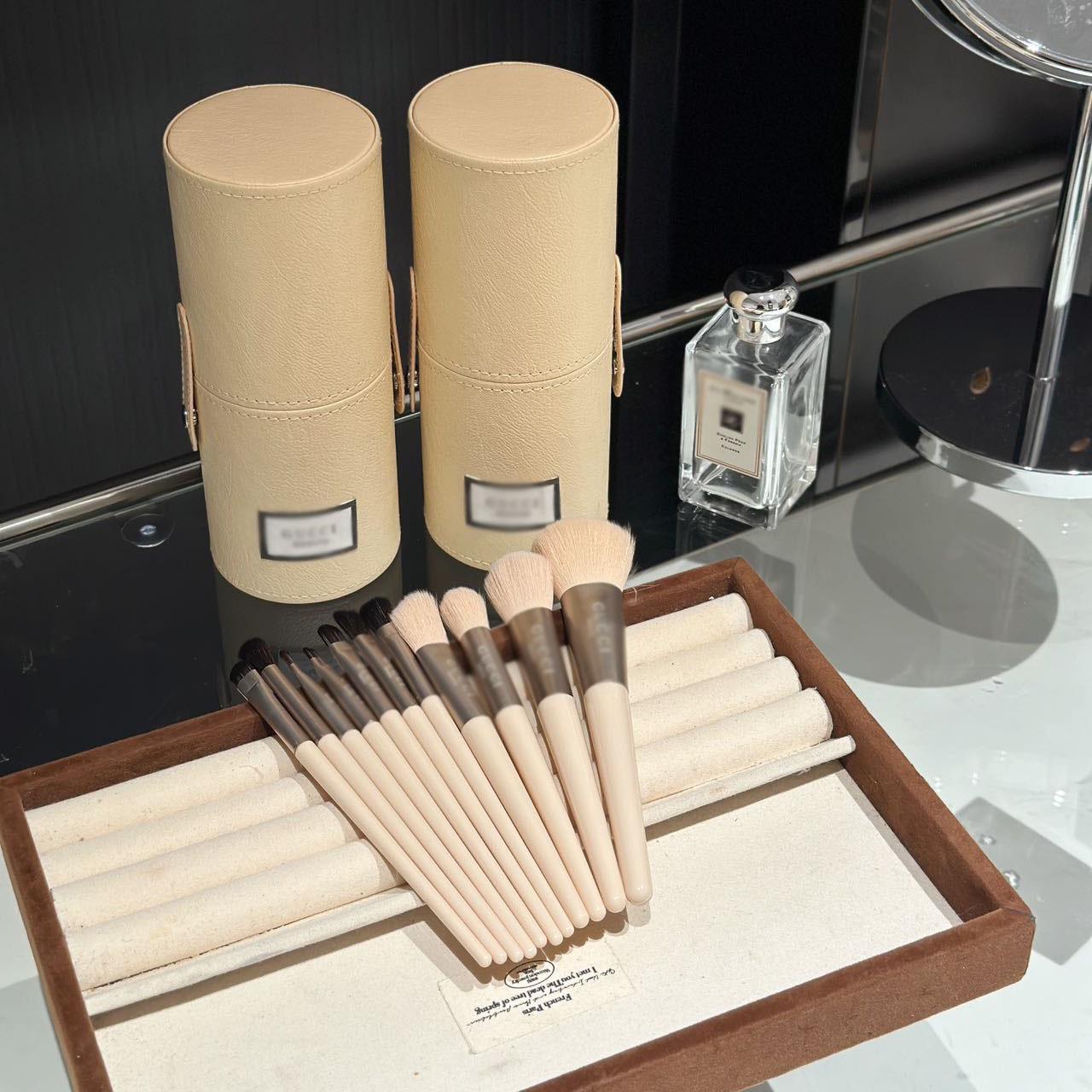 Ancient C Limited Edition Cylindrical Makeup Brush Set: Powder, Highlight, Blush, Eyeshadow Brushes
Ancient C Limited Edition Cylindrical Makeup Brush Set: Powder, Highlight, Blush, Eyeshadow Brushes