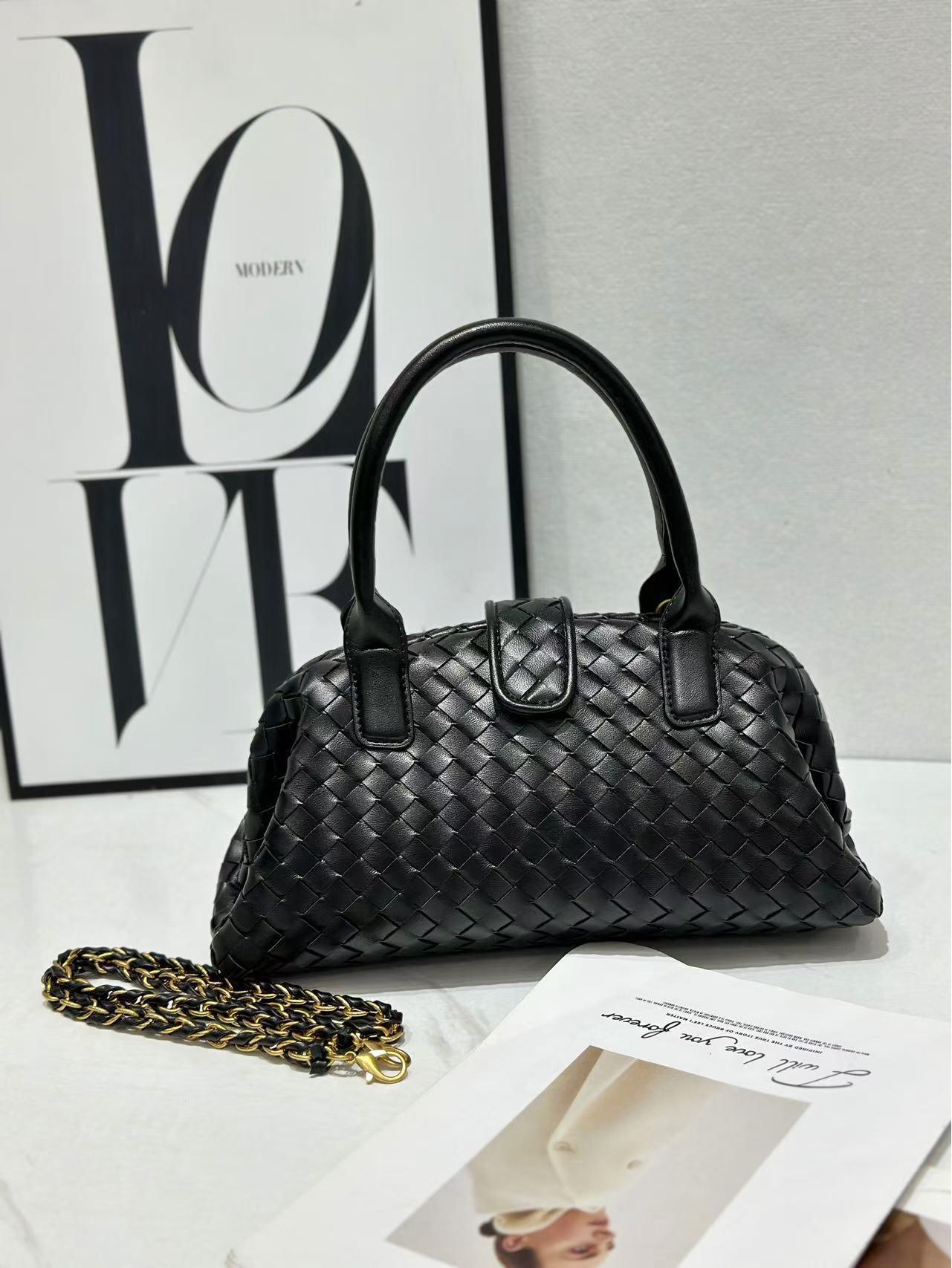 Женская сумка через плечо Boston из натуральной кожи, плетеная вручную 33*11*17CM (Regular, No Mark)
Женская сумка через плечо Boston из натуральной кожи, плетеная вручную 33*11*17CM (Regular, No Mark)