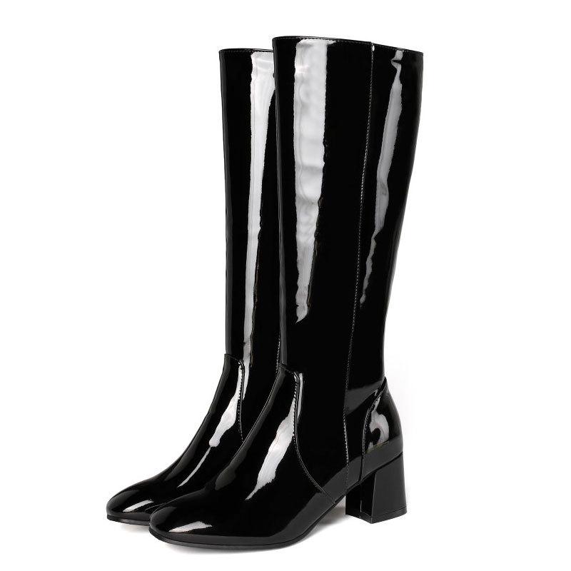 Новые модные ботинки на грубом каблуке 
Новые модные ботинки на грубом каблуке