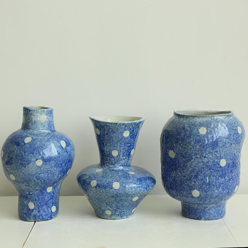 Qinghua Wabi-sabi Ceramic Vase: Handmade Retro Hydroponic Pottery for Flowers, Home & Hotel Decor
Qinghua Wabi-sabi Ceramic Vase: Handmade Retro Hydroponic Pottery for Flowers, Home & Hotel Decor