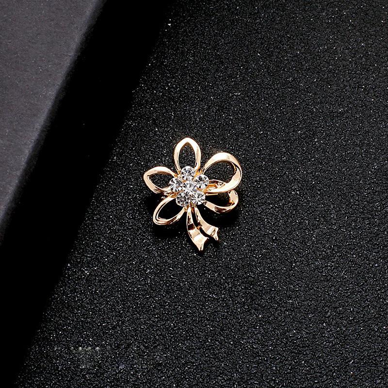 Brooch Female high-end temperament niche corsage retro anti-light brooch sweater pin pearl jewelry accessories
Brooch Female high-end temperament niche corsage retro anti-light brooch sweater pin pearl jewelry accessories