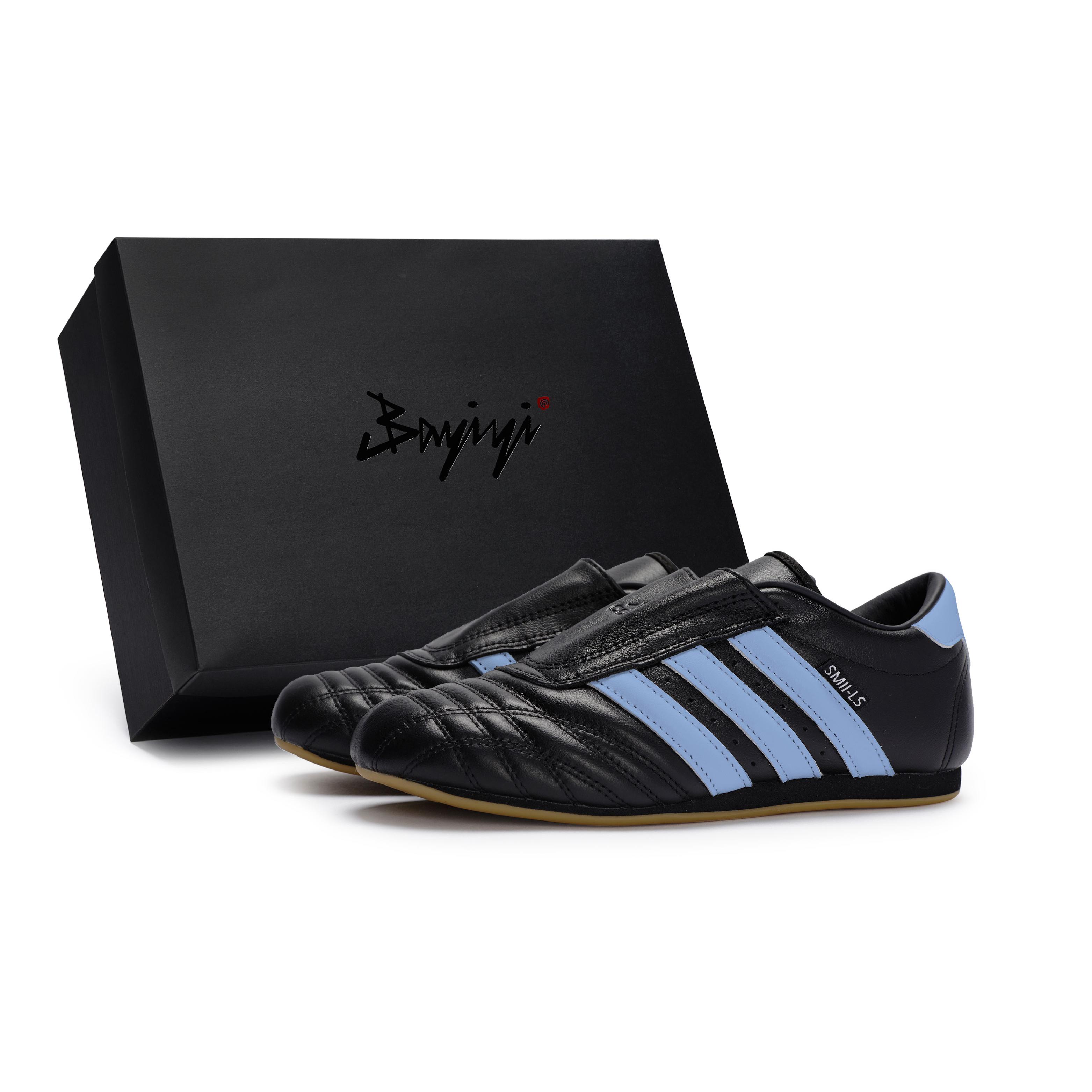Adidas Originals Taekwondo Training Shoes Women s Low top Blue JQ4775(Team80-S-BOX) 41⅓
Adidas Originals Taekwondo Training Shoes Women s Low top Blue JQ4775(Team80-S-BOX) 41⅓