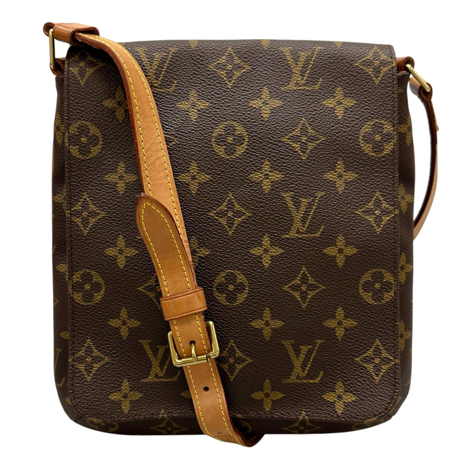 LOUIS VUITTON Mudget Salsa M51258 Сумка на плече Коричнева Жіноча вживана
LOUIS VUITTON Mudget Salsa M51258 Сумка на плече Коричнева Жіноча вживана