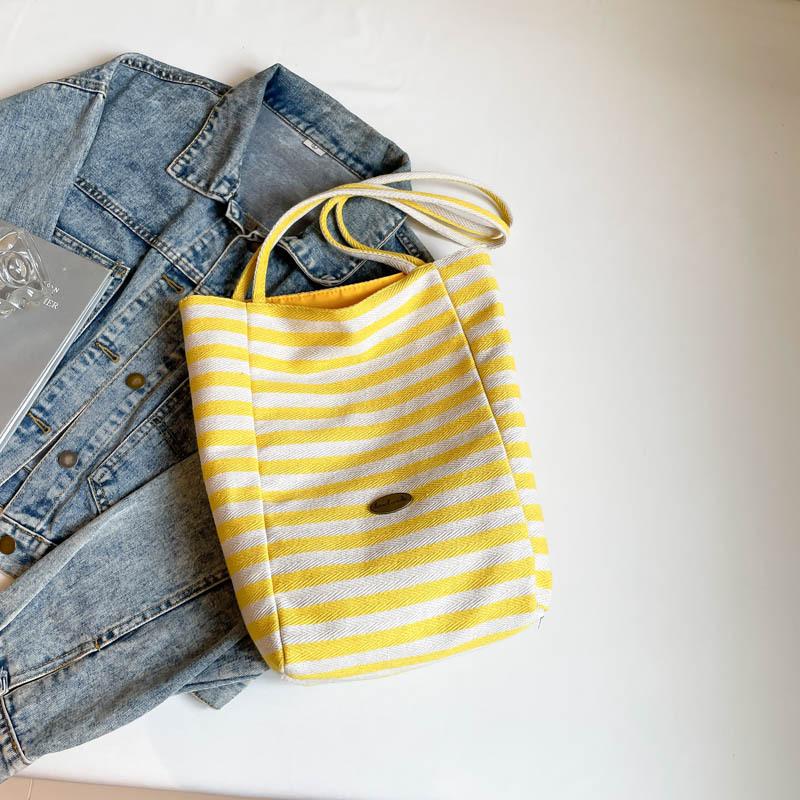 Литературная и художественная портативная наплечная сумка, простая двусторонняя, свежая полоска, универсальная модная, вместительная сумка-тоут жёлтый
Литературная и художественная портативная наплечная сумка, простая двусторонняя, свежая полоска, универсальная модная, вместительная сумка-тоут жёлтый