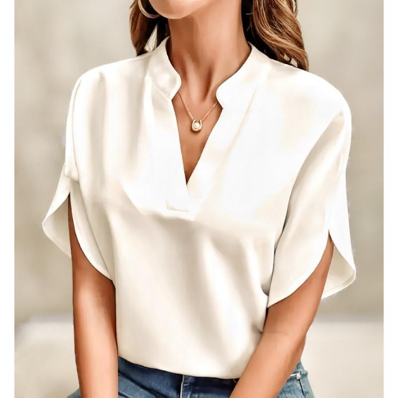 Повседневная блузка с вырезом «лодочка» и короткими разрезами на рукавах для весны и лета.
Повседневная блузка с вырезом «лодочка» и короткими разрезами на рукавах для весны и лета.