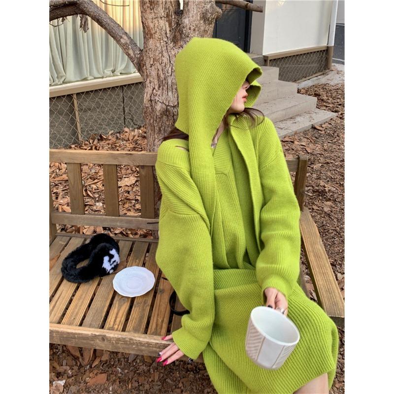 Lazy wind V-neck knitted sweater skirt women s autumn and winter design sense inside loose knee medium and long pullover dress S
Lazy wind V-neck knitted sweater skirt women s autumn and winter design sense inside loose knee medium and long pullover dress S