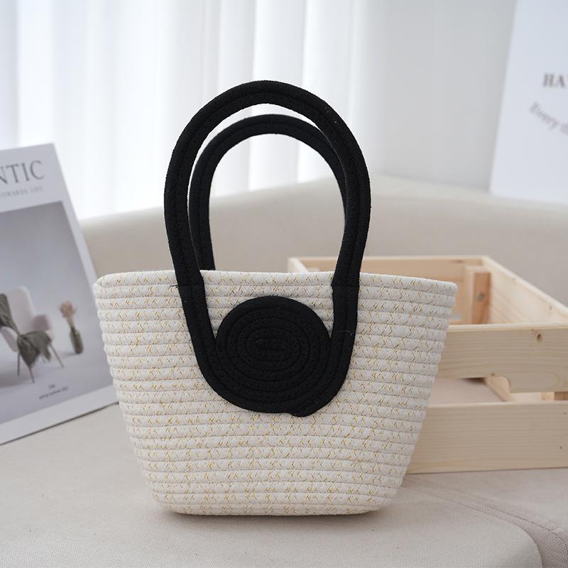 Портативная плетеная сумка из хлопковой веревки, новая нишевая ручная сумка, универсальная сумка для поездок на работу, женская сумка, пляжная сумка для отпуска на море 22*10*19
Портативная плетеная сумка из хлопковой веревки, новая нишевая ручная сумка, универсальная сумка для поездок на работу, женская сумка, пляжная сумка для отпуска на море 22*10*19