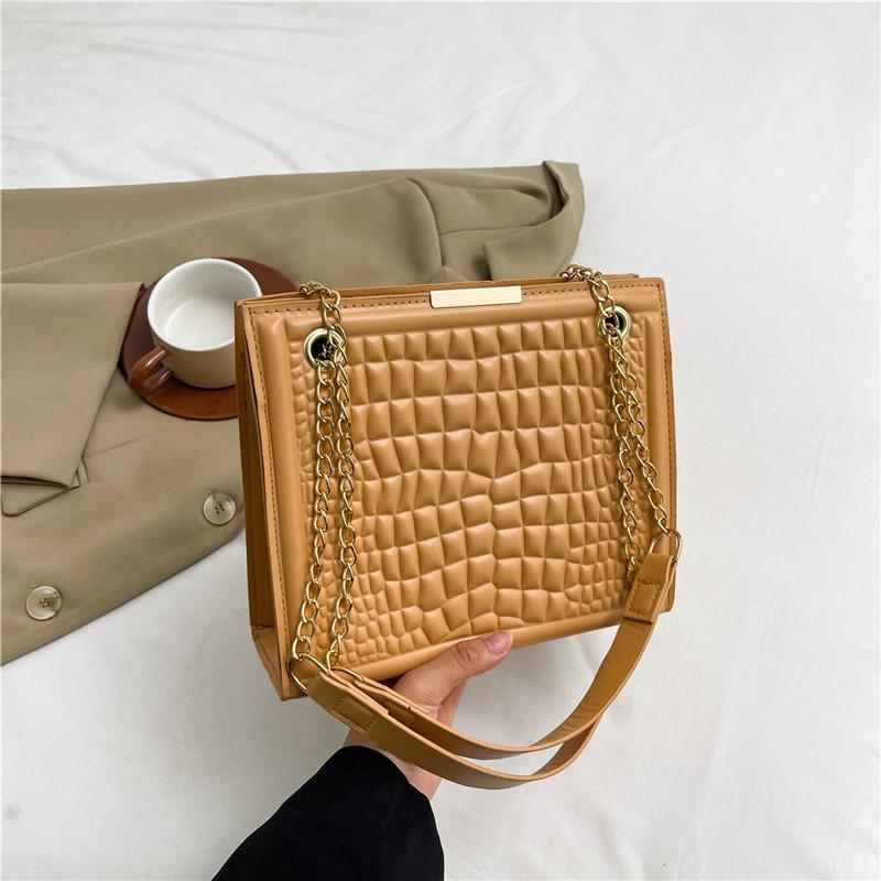 2024 summer new fashion retro shoulder messenger bag large capacity small square bag casual fashion commuter armpit bag хакі
2024 summer new fashion retro shoulder messenger bag large capacity small square bag casual fashion commuter armpit bag хакі