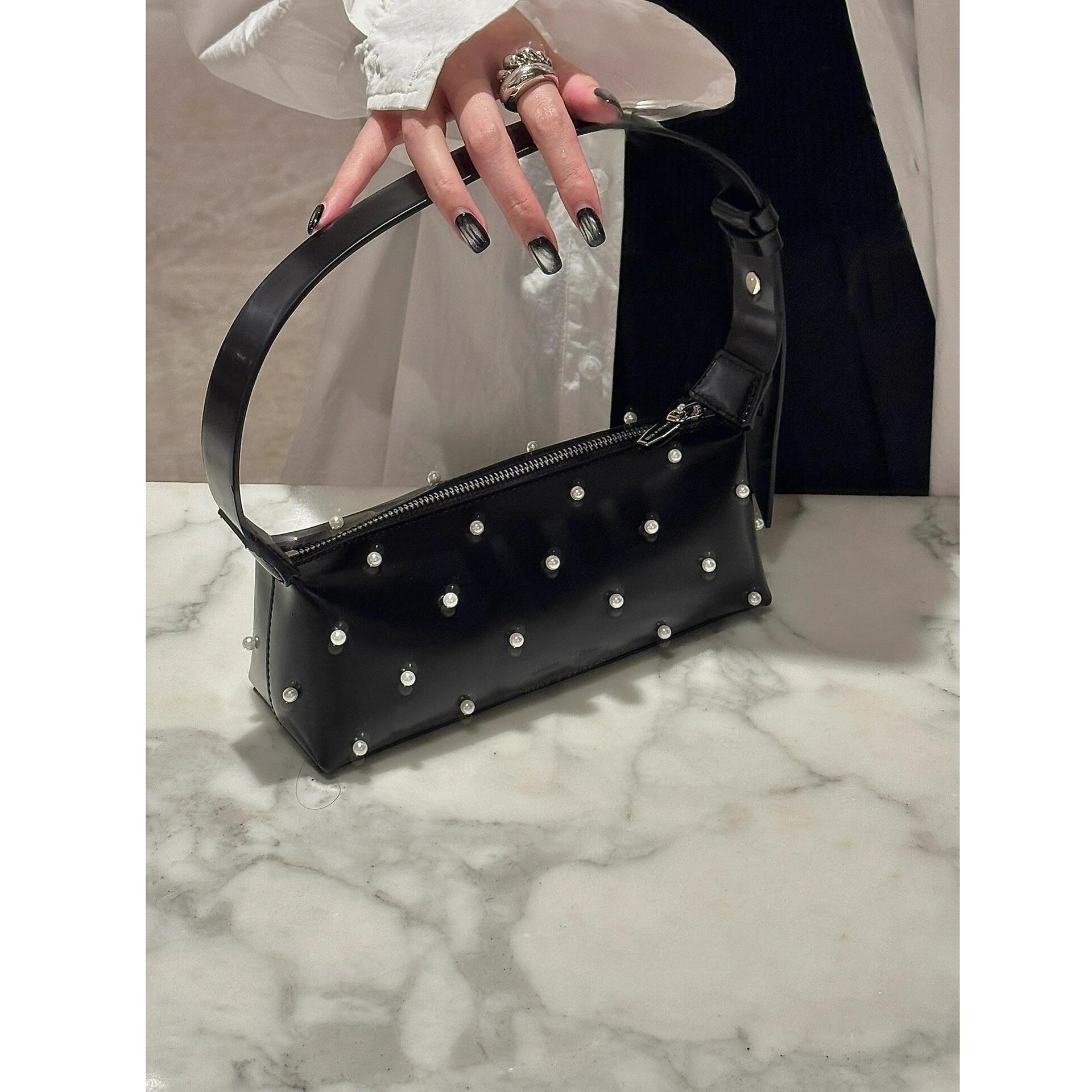 2024 Популярна багетна сумка через плече в стилі ретро у французькому західному стилі Портативна нова модна сумочка під пахвою Жіноча сумка з перлами чорний
2024 Популярна багетна сумка через плече в стилі ретро у французькому західному стилі Портативна нова модна сумочка під пахвою Жіноча сумка з перлами чорний