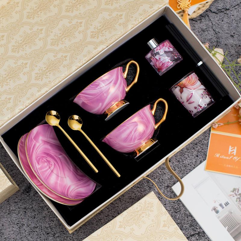 Bone china silk pattern gold-painted coffee cup set, one cup, one plate and one spoonful, high-end exquisite afternoon tea cup coffee cup 220ml
Bone china silk pattern gold-painted coffee cup set, one cup, one plate and one spoonful, high-end exquisite afternoon tea cup coffee cup 220ml