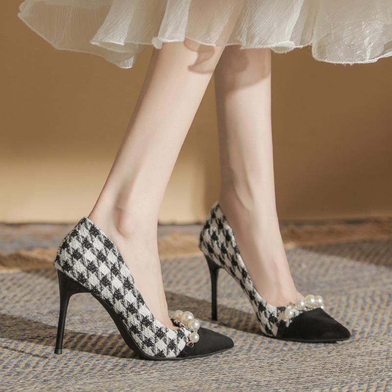 09-1 Xiaoxiangfeng high heels women s thin heels new spring and autumn pointed French thousand bird grid temperament celebrity single shoes 33
09-1 Xiaoxiangfeng high heels women s thin heels new spring and autumn pointed French thousand bird grid temperament celebrity single shoes 33