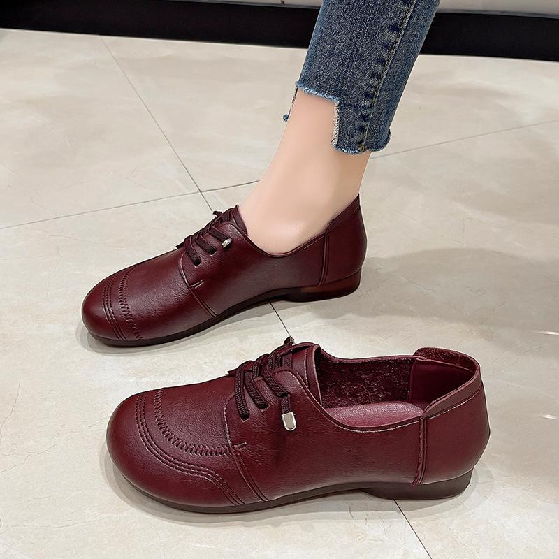 2025 spring and autumn new leather low-heeled soft-soled single shoes women s shoes large size comfortable and non-slip flat-soled middle-aged a 41 бордовий
2025 spring and autumn new leather low-heeled soft-soled single shoes women s shoes large size comfortable and non-slip flat-soled middle-aged a 41 бордовий