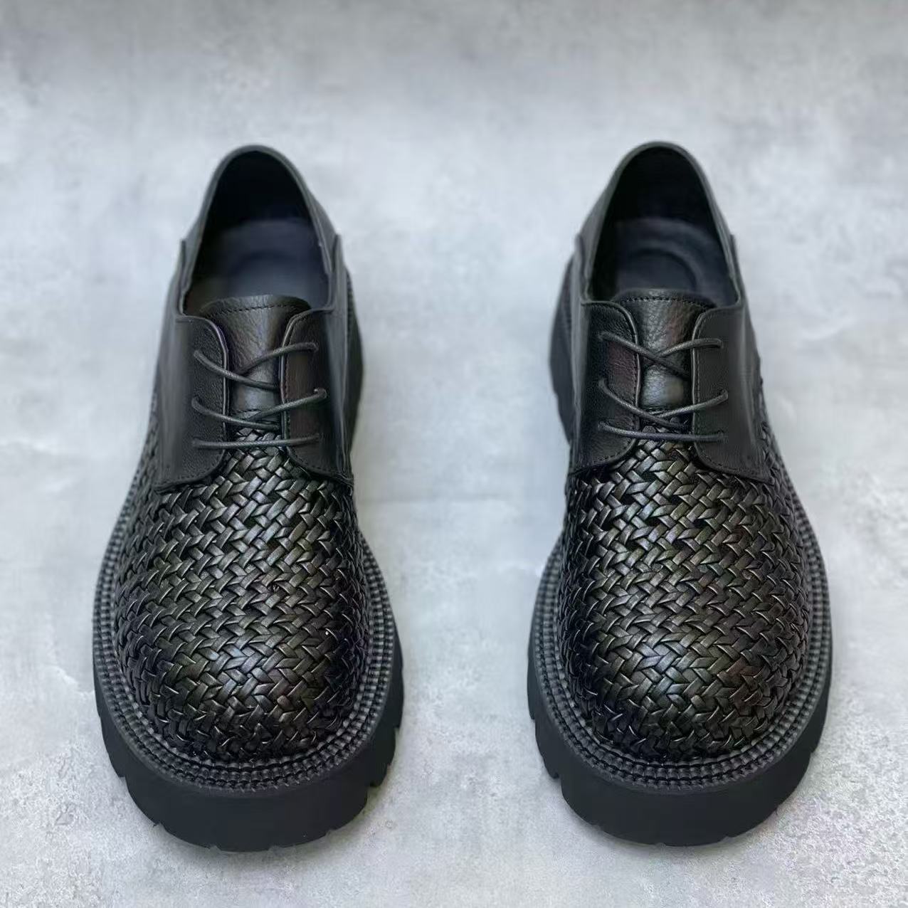 Туфли дерби с большой головкой мужские высококлассные для работы толстая подошва ручной вязки на одной педали полые дышащие повседневные увеличивающие рост модные туфли 44
Туфли дерби с большой головкой мужские высококлассные для работы толстая подошва ручной вязки на одной педали полые дышащие повседневные увеличивающие рост модные туфли 44