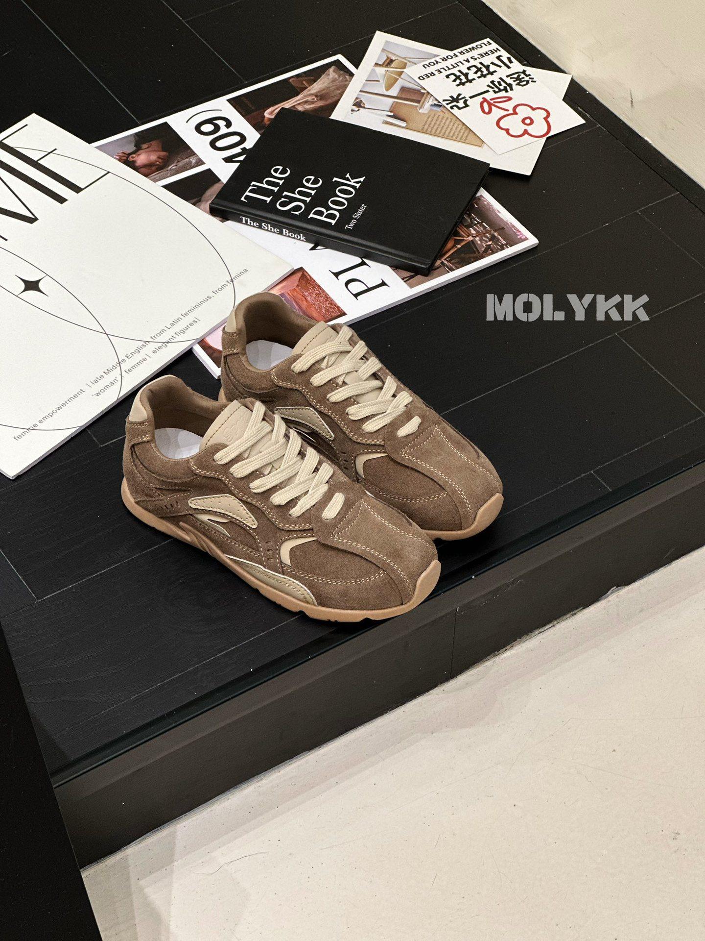 Американский ретро колор-блок немецкие тренировочные кроссовки женские инс тренд 2025 ранняя осень новая нишевая деконструкция кожаные повседневные кроссовки на мягкой подошве 35
Американский ретро колор-блок немецкие тренировочные кроссовки женские инс тренд 2025 ранняя осень новая нишевая деконструкция кожаные повседневные кроссовки на мягкой подошве 35