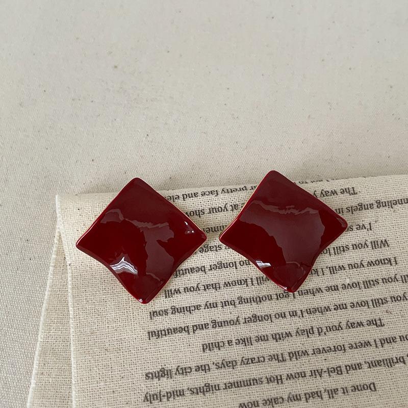 Серьги-гвоздики Ankola Red Oil Dripping Twisted Disc Metal, женские преувеличенные индивидуальные уникальные универсальные серьги
Серьги-гвоздики Ankola Red Oil Dripping Twisted Disc Metal, женские преувеличенные индивидуальные уникальные универсальные серьги