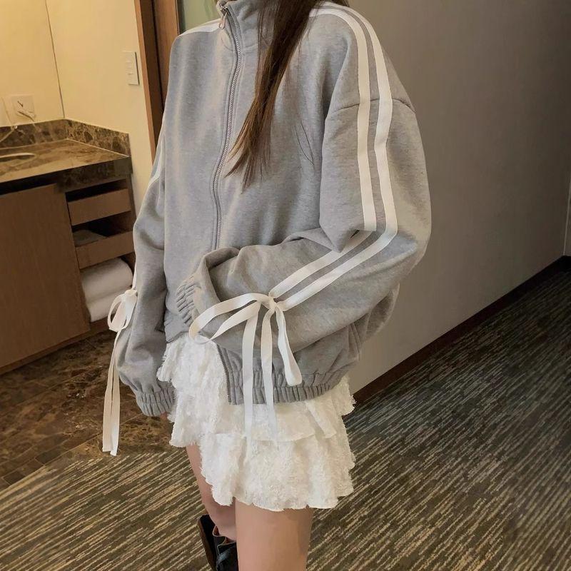 Plalindrome Winter Korean Ins-Style Lazy Style with Ribbon Bow Tie Design, Loose Zipper Stand Collar Gray Fleece-Lined One Size Fits All
Plalindrome Winter Korean Ins-Style Lazy Style with Ribbon Bow Tie Design, Loose Zipper Stand Collar Gray Fleece-Lined One Size Fits All