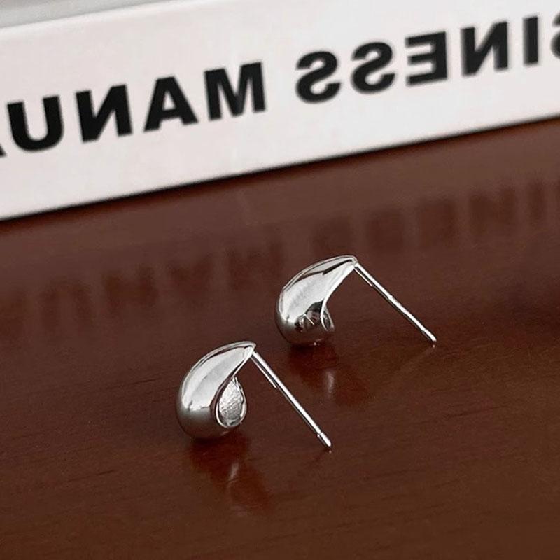 925 Silver Water Drop Earring for Women Gift Minimalism Versatile Office Trend Jewelry
925 Silver Water Drop Earring for Women Gift Minimalism Versatile Office Trend Jewelry