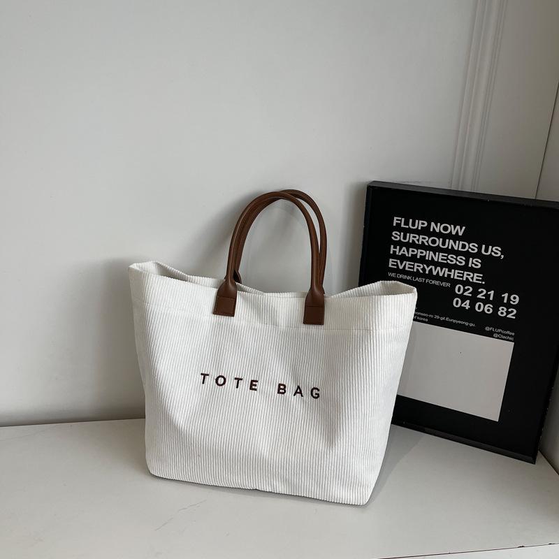Vintage Stylish Tote Bag Lightweight Spacious Casual and Minimalist Commuting Bag for Women Office Work Daily Use Shoulder Bags
Vintage Stylish Tote Bag Lightweight Spacious Casual and Minimalist Commuting Bag for Women Office Work Daily Use Shoulder Bags