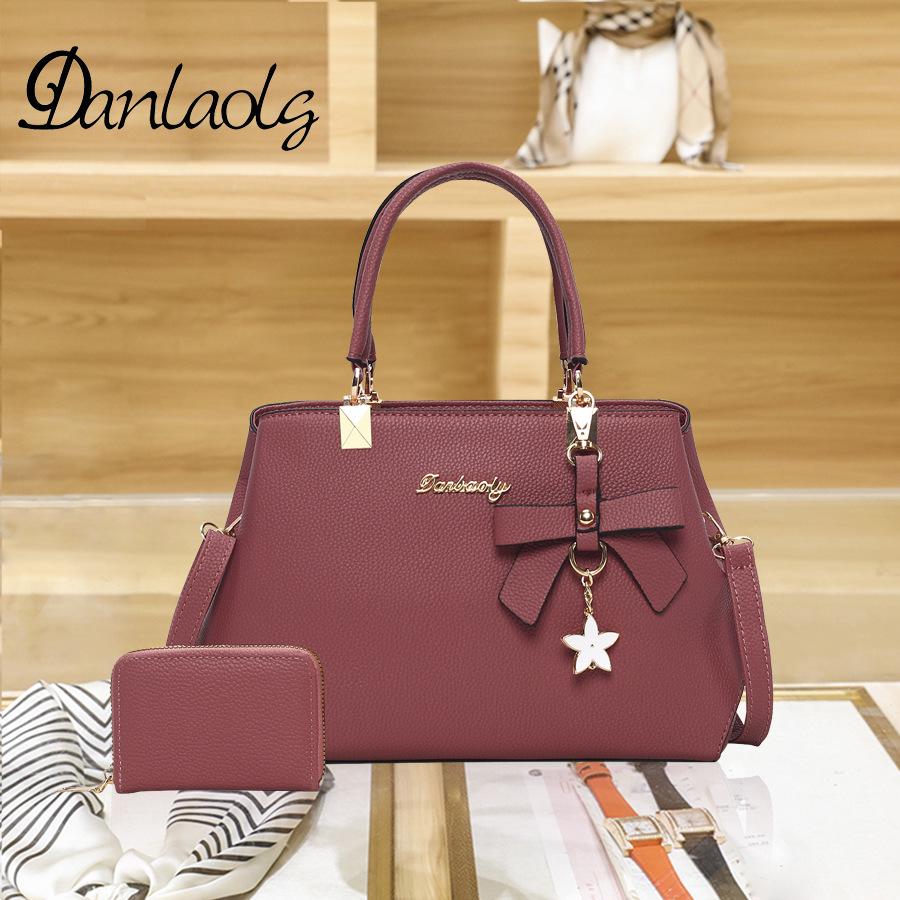 Елегантні жіночі сумки великої місткості - Осіння колекція 2024 року Високого класу Метелик для весілля
Елегантні жіночі сумки великої місткості - Осіння колекція 2024 року Високого класу Метелик для весілля